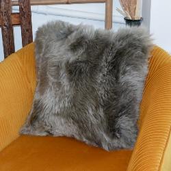 Coussin Peau de Mouton Fossil Fibre by Auskin