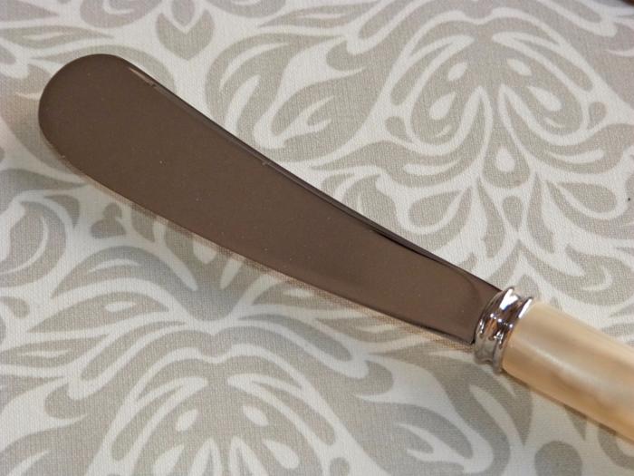 Couteau à Beurre Linea Perlato Grand Modèle