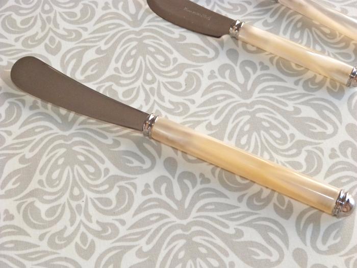 Couteau à Beurre Linea Perlato Grand Modèle