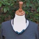 Collier Boules Bois Bleues Bantul Fanny Fouks